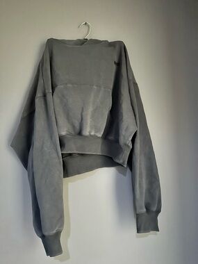 Women's Gray Cropped Crewneck Sweater